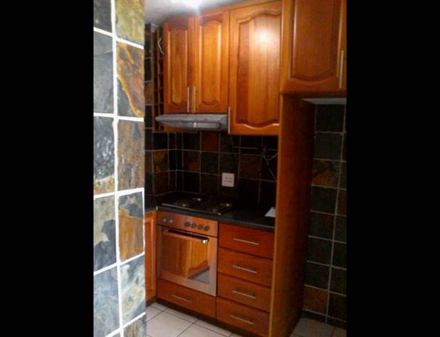 2 BEDROOM PROPERTY TO RENT IN MEER EN SEE